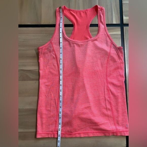 Two medium Danskin tanks‎ - Picture 9 of 9